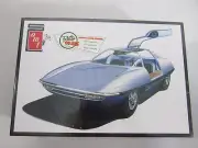 AMT Piranha CRV Super Spy Car 1:25 Scale Model Car Kit AMT900