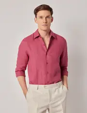 Hawes & Curtis Washed Red Pure Linen Slim Shirt | One Piece Collar | Full Cutaway Size: Small