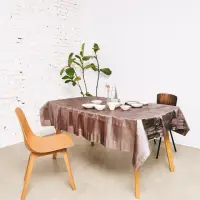 在飛比找momo購物網優惠-【Homemake】深古銅花卉壓紋金屬桌巾-長150cmX寬