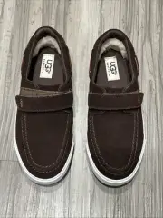 UGG Australia Halfhitch Kid Boy Boat Shoes Size 2 Dark Brown. Hook & loop strap