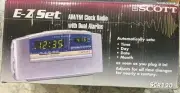 Vintage Scott E-Z Set AM/ FM Radio Dual Alarms Atomic Clock Model SCR120