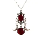 Charming Triple Moon Goddess Pendant Necklace (Red)