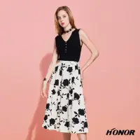 在飛比找momo購物網優惠-【HONOR 山形屋】黑花朵造型傘狀半身裙(MOMO獨家限定
