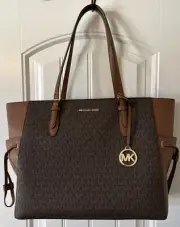 MICHAEL KORS GILLY LARGE DRAWSTRING ZIP TOTE SHOULDER BAG LAPTOP BROWN SIGNATURE