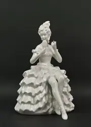 9924075 Porcelain Figurine Spiegeldame White Porcelain Wagner&Apel H21cm