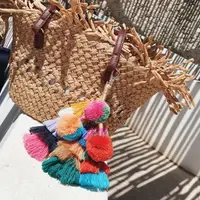 在飛比找樂天市場購物網優惠-印地安 草編包 手工 掛飾 彩色 毛球 流蘇 吊飾 藤編包 
