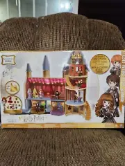Spin Master Wizarding World Harry Potter Hogwarts Castle with Lights And Sounds