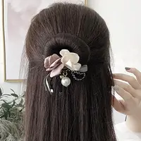 在飛比找PChome24h購物優惠-charme 韓國進口 甜美丸子頭雙色玫瑰花垂墜盤髮器 粉色