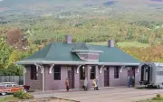 Walthers Cornerstone HO Pella Depot Kit 933-4054