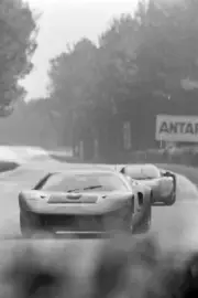 Pedro Rodriguez Lucien Bianchi Ford GT40 Le Mans 1968 Old Motor Racing Photo 53