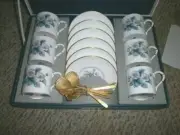 ROYAL WORCESTER LOVELY RETRO TEA SET W/SPOONS MADE IN ENGLAND