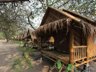 帕延花園小屋Phayam Garden Bungalow