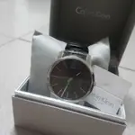 絕版瑞士製 庫存出清 CALVIN KLEIN CK 極簡時尚皮帶手錶 黑X銀 43MM