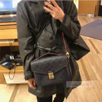 在飛比找蝦皮購物優惠-二手LV POCHETTE METIS M44071 藍紅色