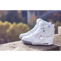 在飛比找蝦皮購物優惠-NIKE WMNS AIR REVOLUTION SKY H