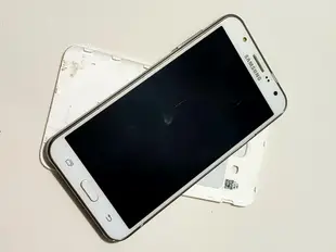 Samsung Galaxy J7 SM-J700f/DH 八核心 零件機 螢幕裂痕 主機板是好的 尾插正常 無電池 便宜賣