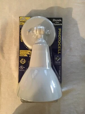 Prime Dusk To Dawn Floodlight Weatherproof Photocell 100 Watt, 6000 Volt. NEW