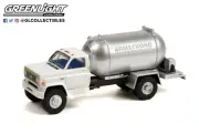 1:64 GreenLight *SD TRUCKS 14* WHITE 1982 Chevrolet C-60 Propane Truck *NIP*