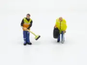 Bachmann Figures Street Cleaners Roadsweepers - OO - (Unused) Mint Condition