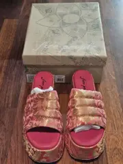 NEW Free People Almost Paradise Brocade Platform Sandals Slip On Size 38/7.5