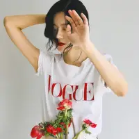 在飛比找蝦皮購物優惠-Vogue Women T shirt 時尚夏季字母印花短袖