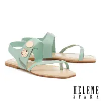 在飛比找momo購物網優惠-【HELENE SPARK】時尚質感金屬釦寬帶平底涼鞋(綠)