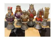 Medieval Times Crusades RED & Green Busts Set of Chess Men Pieces Hand Painted