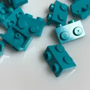 30 per lot NEW LEGO Bright Bluish Green 1x2 ANGULAR PLATE 1.5 Down 6249418 teal