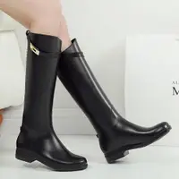 在飛比找ETMall東森購物網優惠-夏韓國時尚高筒防滑平底雨鞋