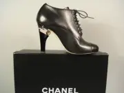 CHANEL RUNWAY BLACK LEATHER LACE UP LUCITE PEARL HEEL ANKLE BOOTS BOOTIE 36 NEW
