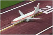 1:400 GeminiJets Kalitta Charters II BOEING B737-400 Airplane Diecast Model