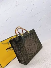 在飛比找Yahoo!奇摩拍賣優惠-現貨-Fendi versace 聯名款 陽光托特包 大容量