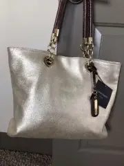 CYNTHIA ROWLEY NEW LEATHER TOTE BAG IN GOLD METALLIC