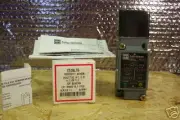 CUTLER HAMMER E51BLT6 PROXIMITY SENSOR W/LED NEW CONDITION IN BOX