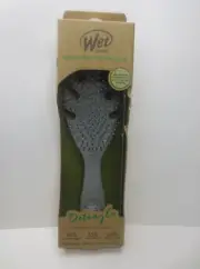 WET BRUSH GO GREEN DETANGLER GREY BRUSH BOXED