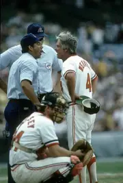 Manager Earl Weaver Baltimore Orioles arguing with the home plate - Old Photo 5
