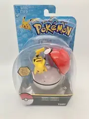 Pokemon TOMY Pikachu Figure Toy + Poke Ball Carry Everywhere T18759 2016