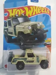 HOT WHEELS '67 Jeepster Commando - HW Hot Trucks