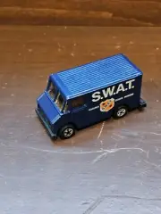 1976 Hot Wheels S.W.A.T. Police Guard Dog Scene Viewer Diecast Near Mint Van