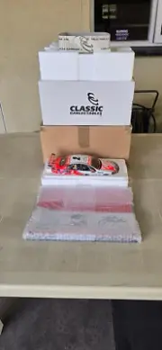 1/18 CLASSIC CARLECTABLES GOLD MEMBERS 2008 HOLDEN HSV TOLL VE MARK SCAIFE