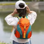 迪卡儂戶外兒童後背包女超輕便大容量休閒登山小學生旅行小背包男