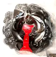 Nordic Ware Holiday Wreath Bundt Cake Pan Platinum Collection NIP #56137 NEW