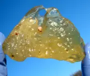Libyan Desert Glass Meteorite Tektite impact specimen( 400 crt)Natural Hole Gem