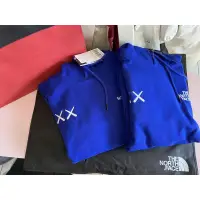 在飛比找蝦皮購物優惠-The North Face XX KAWS 帽T