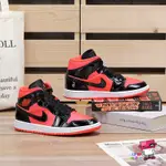 {正品}NIKE AIR JORDAN 1 MID BRED 女生 亮皮 黑紅 絲綢 AJ1 BQ6472-600