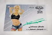2015 Benchwarmer JULIANNA PRADA Daizy Dukez #31 Green Auto/10 PLAYBOY - Brazil