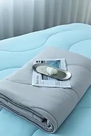 Cooling Blankets, 100% Rayon Derived from Bamboo, Absorbs Body Heat to Keep Cool on Warm Night, Ultra-Cool Lightweight Blanket (Gray, Queen (U.S. Standard))