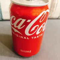 在飛比找蝦皮購物優惠-Coca Cola 可口可樂 易開罐 碳酸汽水 330ml/