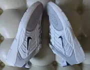 Size 8.5 - Nike Vertebrae SB Platinum Tint Navy