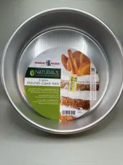 9" Round Cake Pan By Nordic Ware. NEW